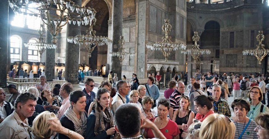 Everyone wants to visit Hagia Sophia, right? We offer our customers: join our Istanbul tours with reasonable prices.